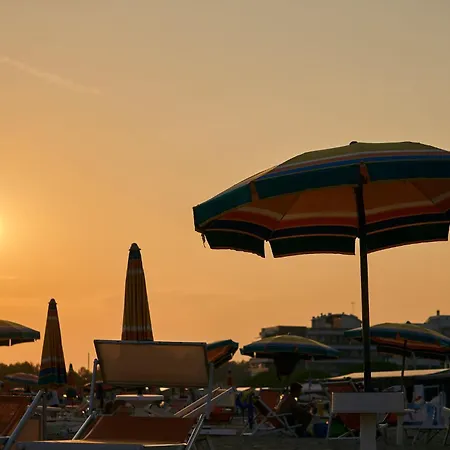 Appartamento Beachside Elegant For Four Guests *