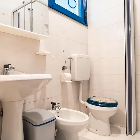 Enjoy The Sun From The Balcony Of Our Lejlighed