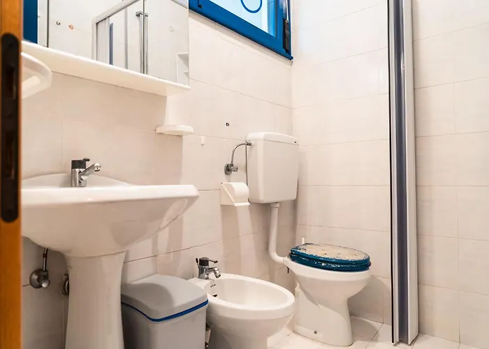 Beachside Elegant For Four Guests Apartment