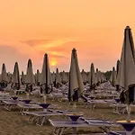 Apartman Beachside Elegant For Four Guests *