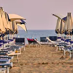 Beachside Elegant For Four Guests Bibione