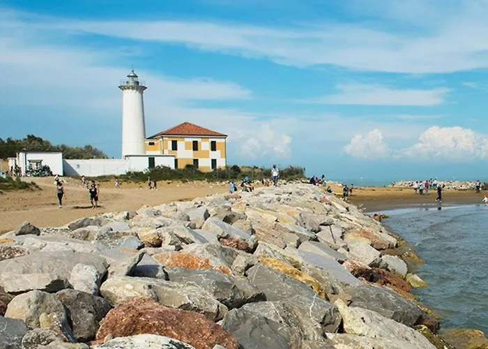 Beachside Elegant For Four Guests Bibione