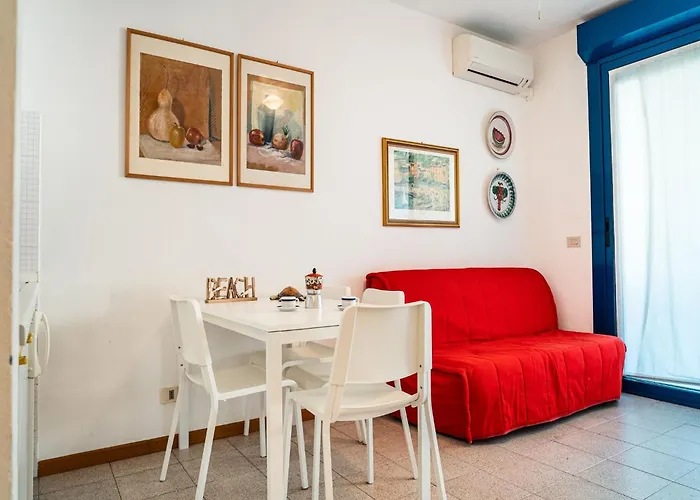 Beachside Elegant For Four Guests Апартаменты *